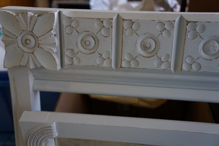 Tutorial on how to paint furniture. A beginners guide with step by step