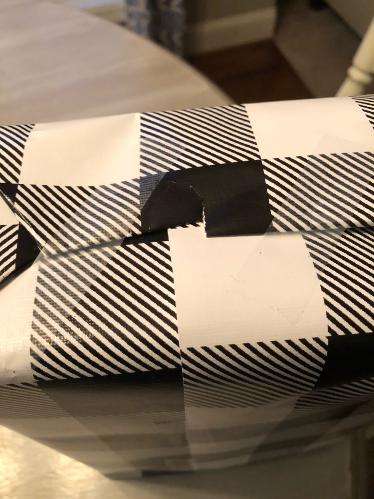 Easy Christmas gift wrap trick! How to have beautiful and festive gifts