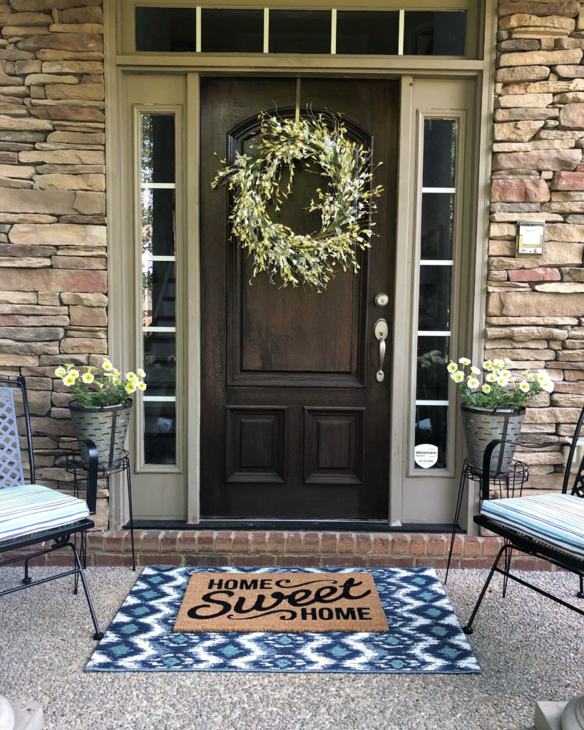 4 easy steps for a quick front porch Summer makeover! Wilshire