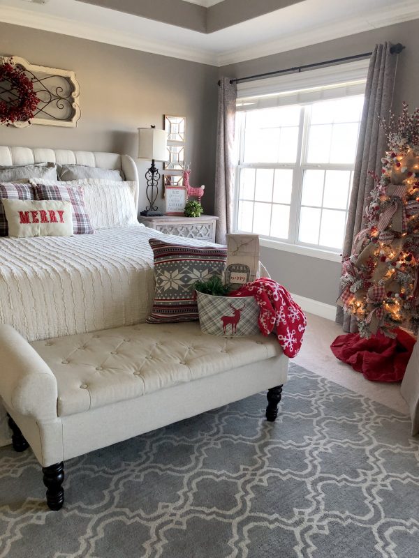 4 ideas on how to add Christmas decor to your master bedroom ...