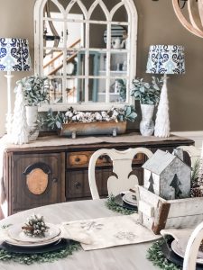 An easy winter table setting to transition from Christmas