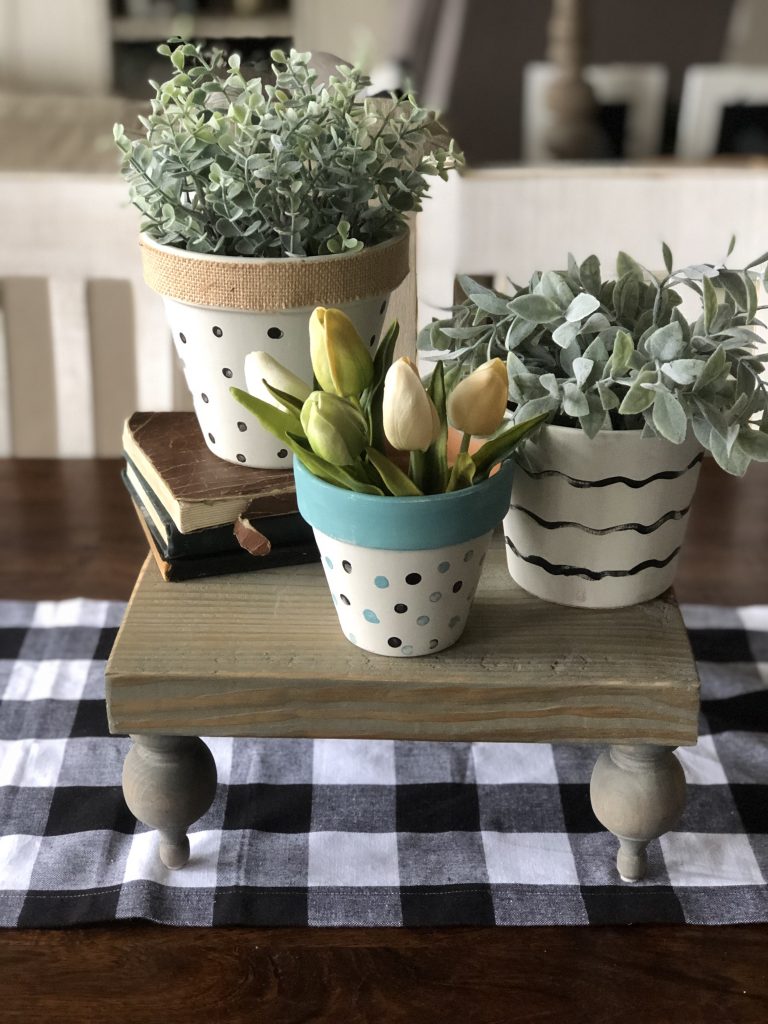 Painted  terracotta  pots  for an easy and cute DIY  