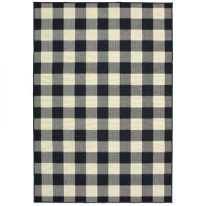 The perfect outdoor rugs--black and white buffalo check