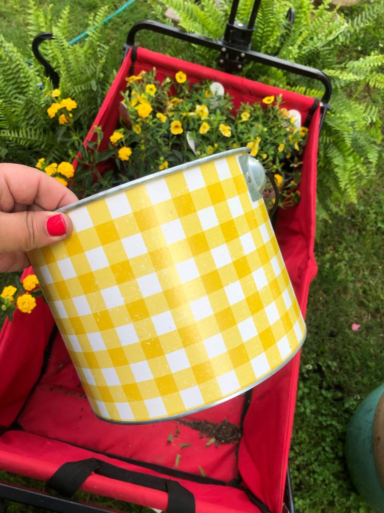 2 hacks to create easy outdoor planters, little buckets
