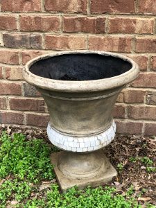2 hacks to create easy outdoor planters, urn that was dirty and dingy before pic