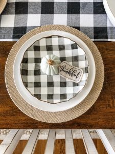 Simple fall table setting using buffalo check