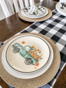 Simple fall table setting using buffalo check