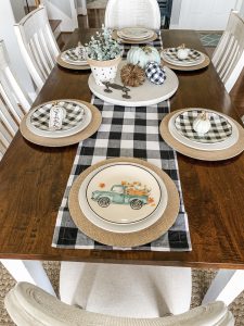 Simple fall table setting using buffalo check