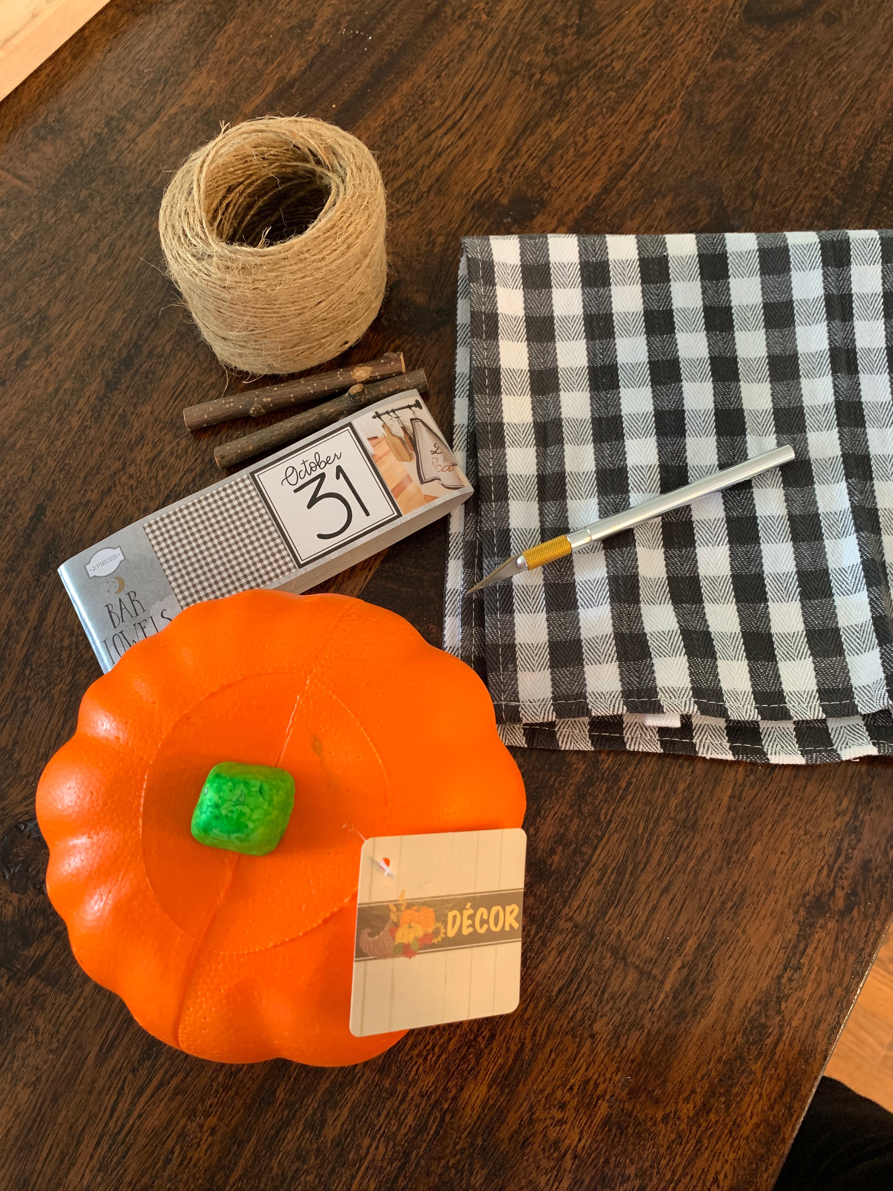 5 Fall craft ideas using buffalo check