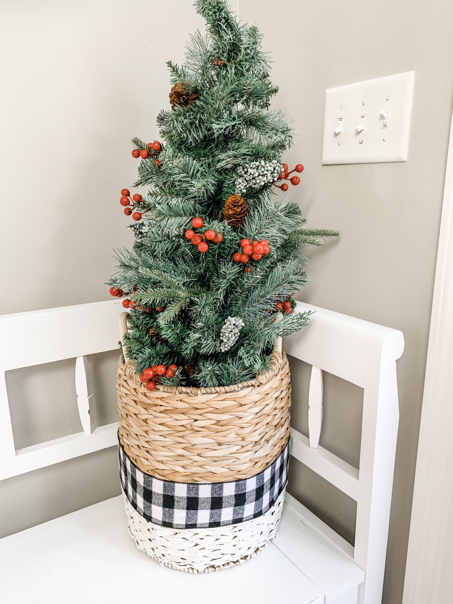 Christmas tree basket idea- so cute and easy! 