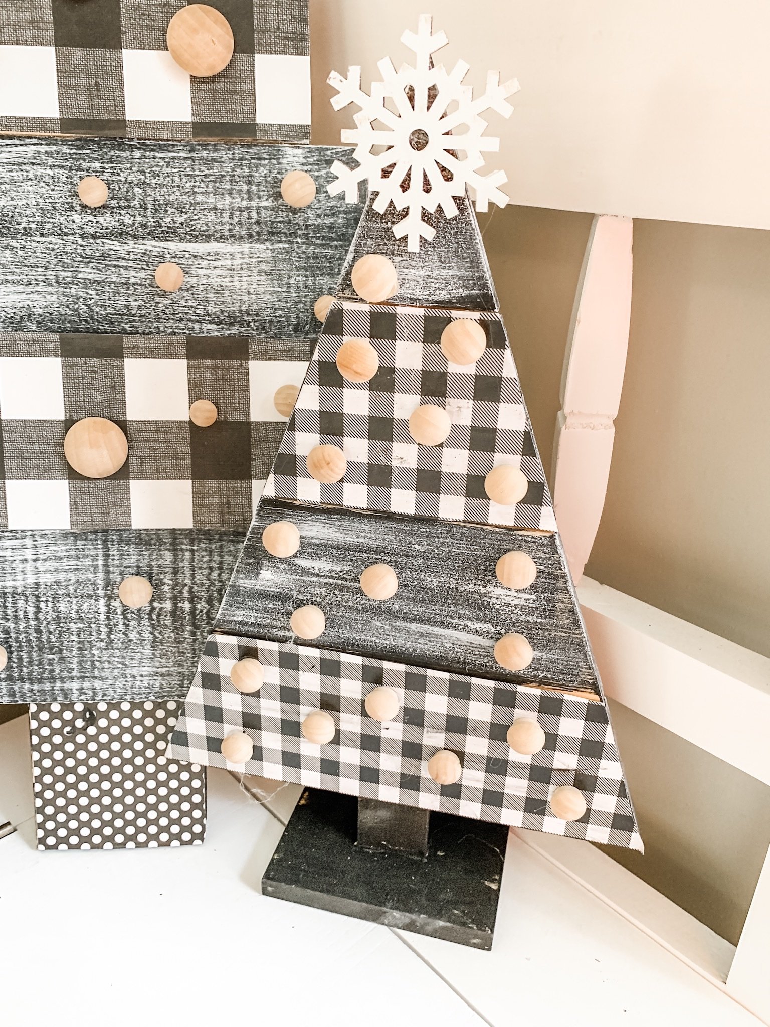 DIY Pallet Tree for Christmas!