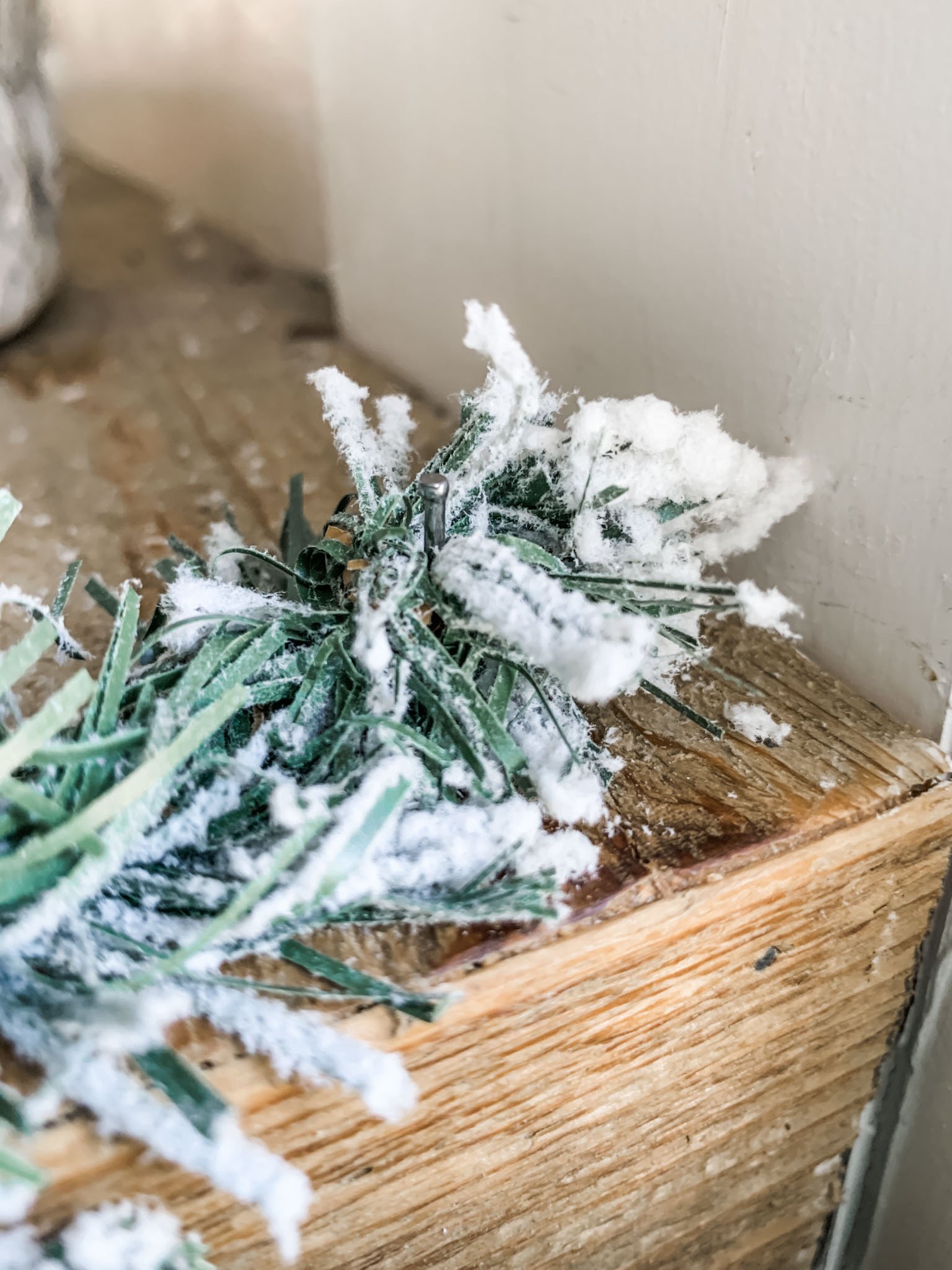 How to hang garland on your mantel this Christmas! 