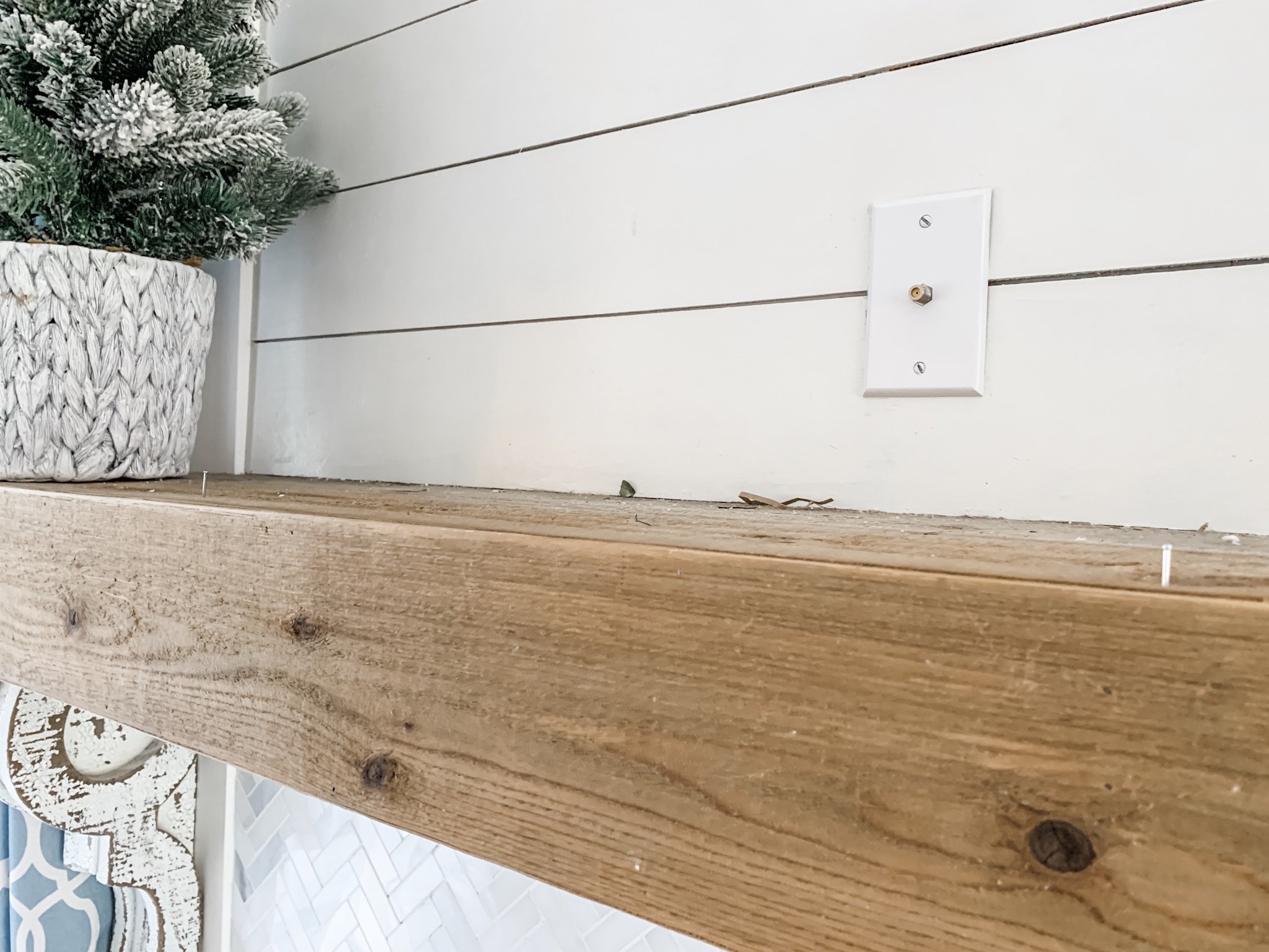 How to hang garland on your mantel this Christmas! 