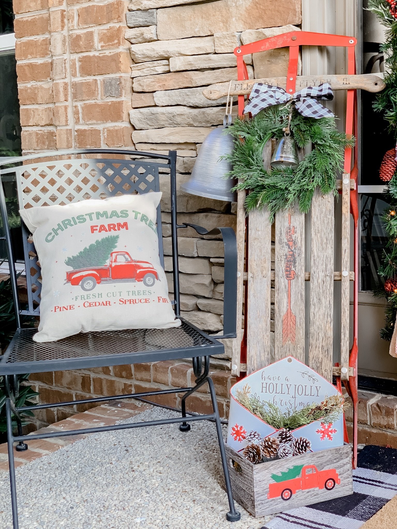 Christmas front porch decorations for a festive look!