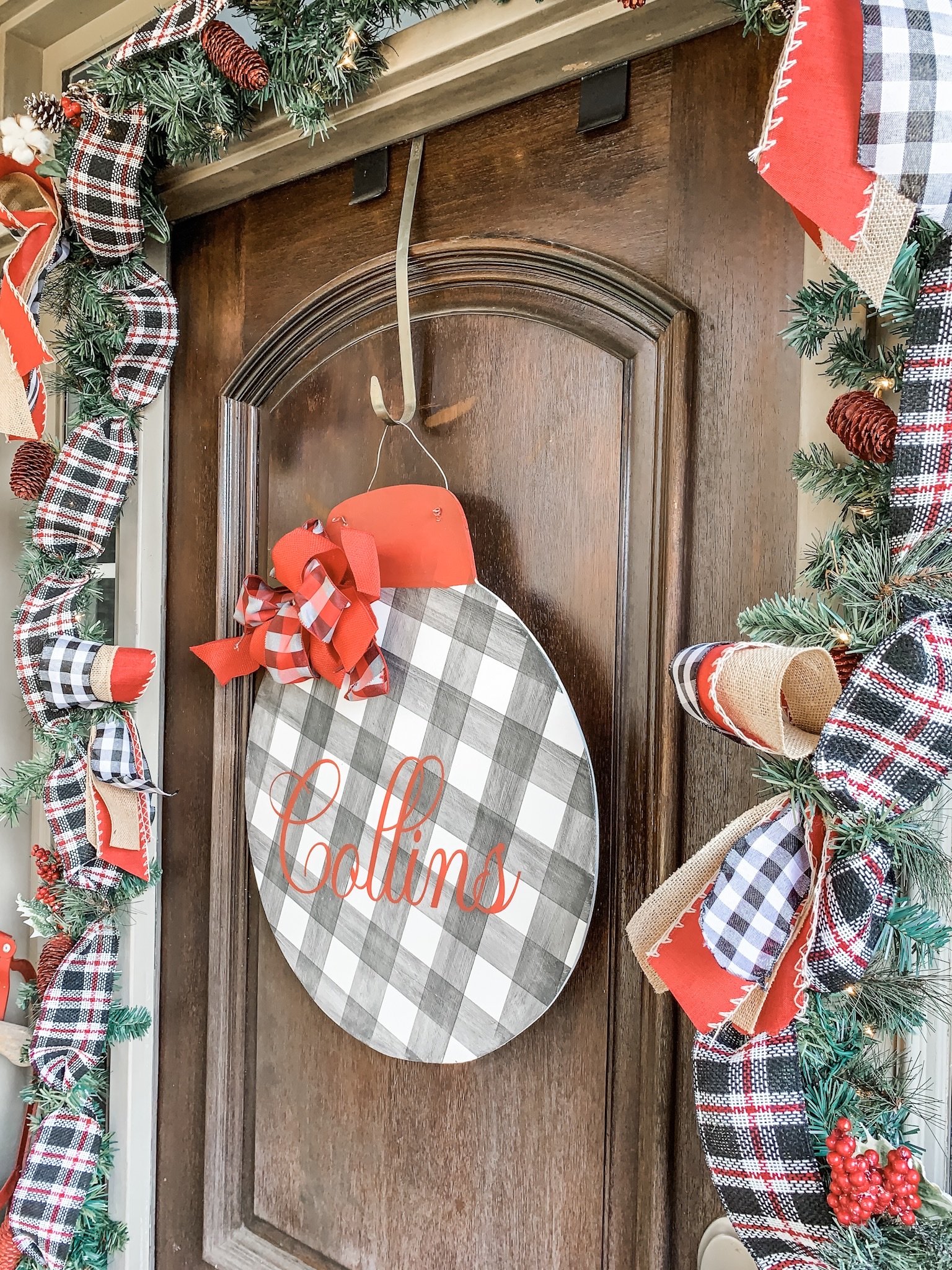 Christmas front porch decorations for a festive look!