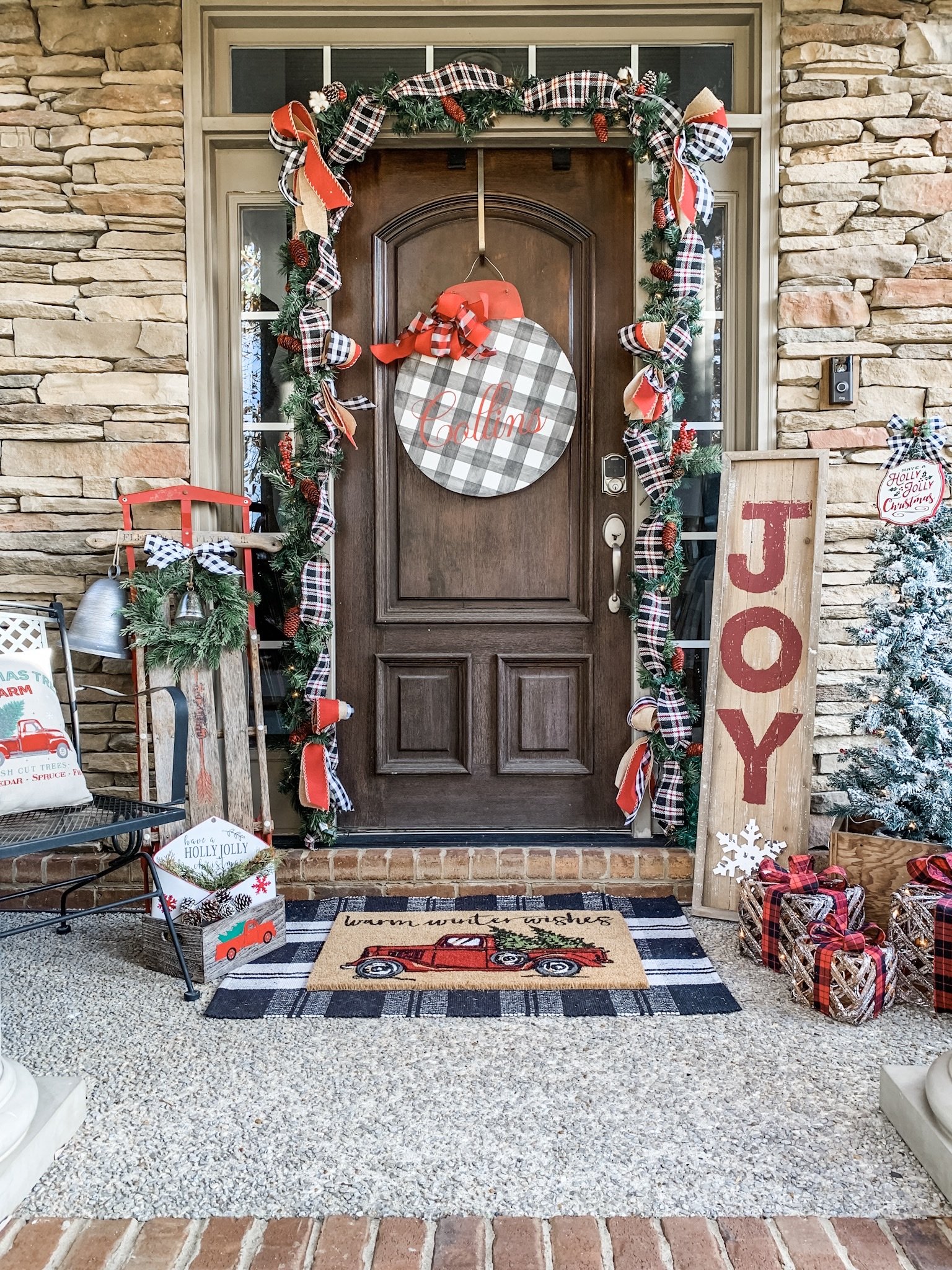 Christmas front porch decorations for a festive look!