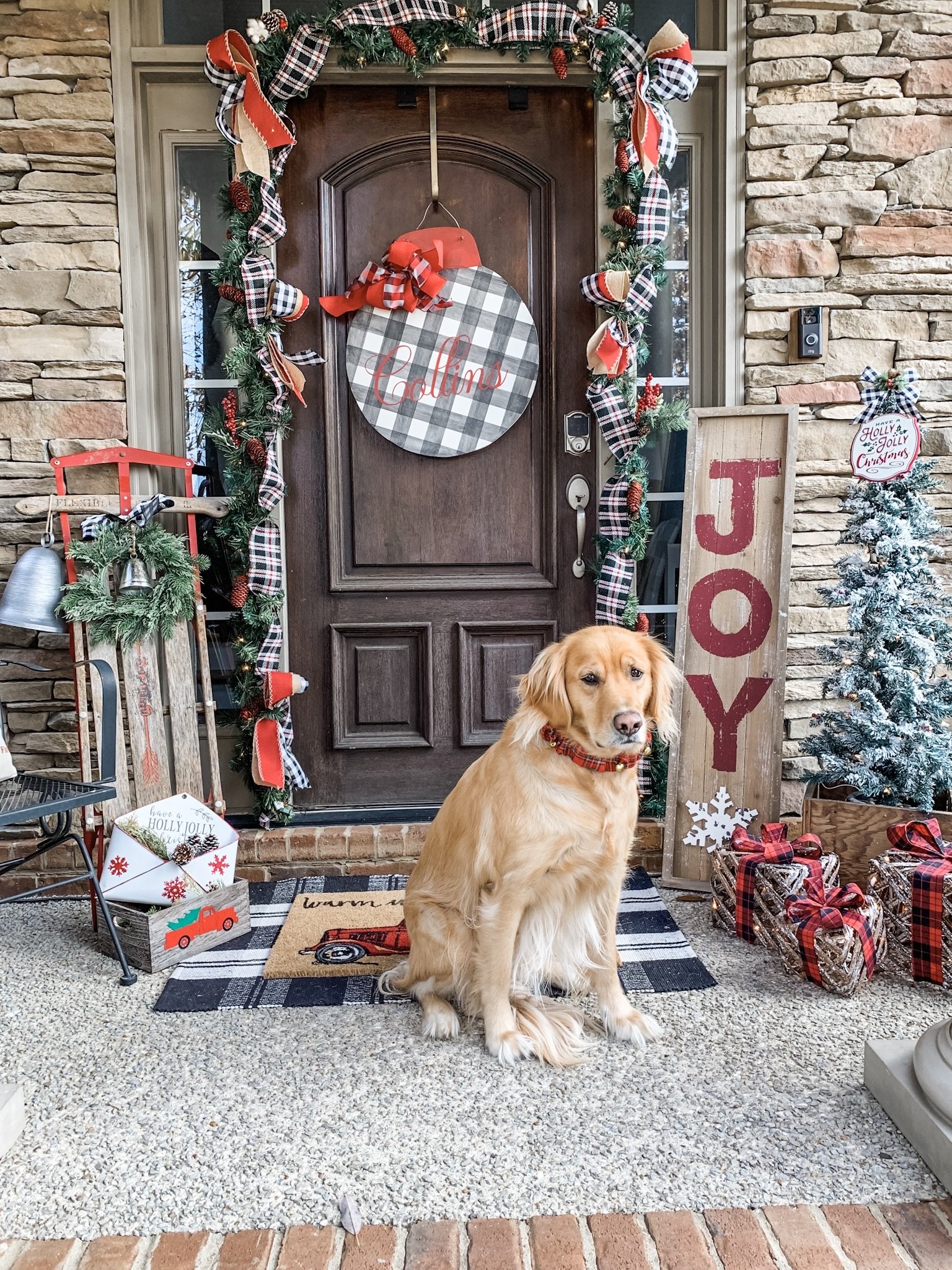 Christmas front porch decorations for a festive look!