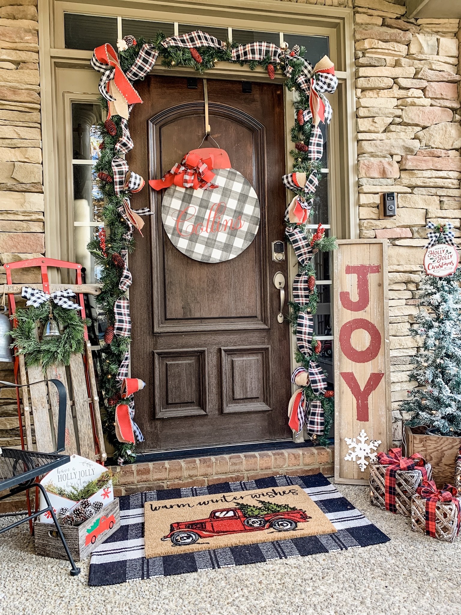 Christmas front porch decorations for a festive look!