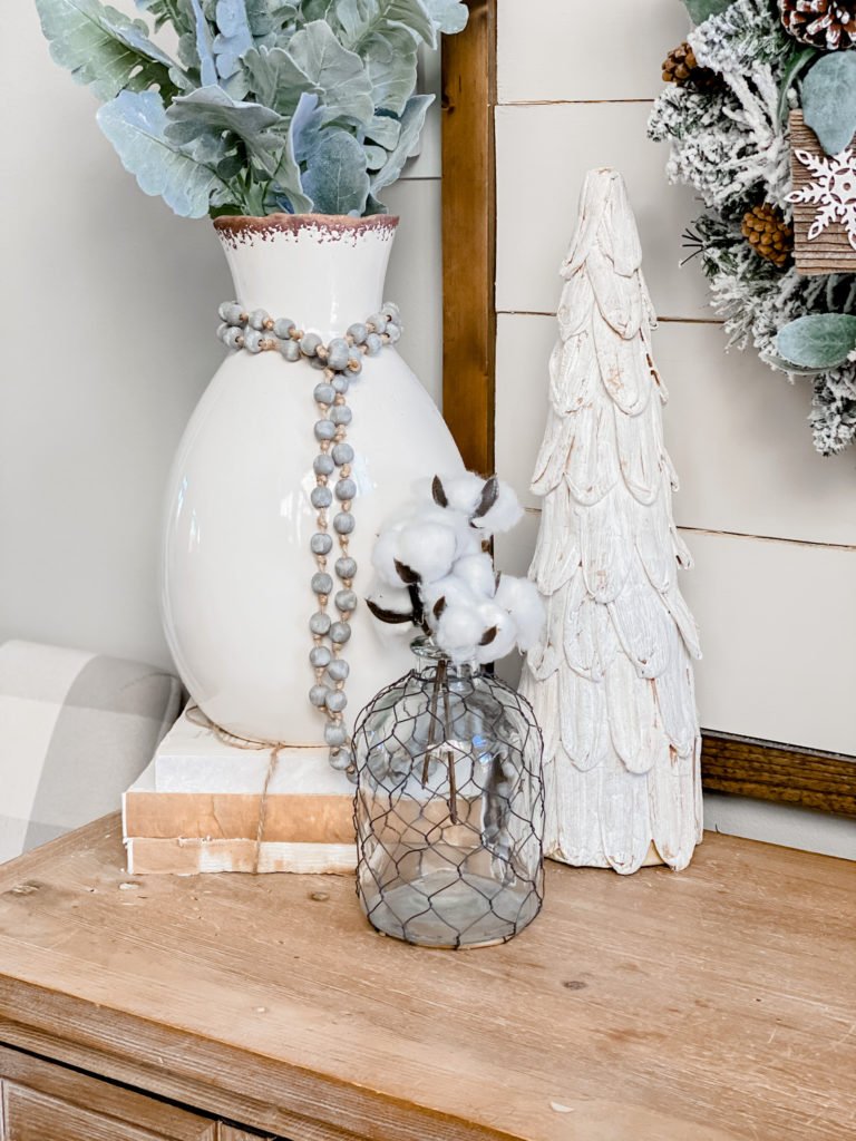 Cozy winter decorating in the entry way