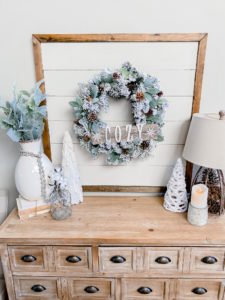 Cozy winter decorating in the entry way