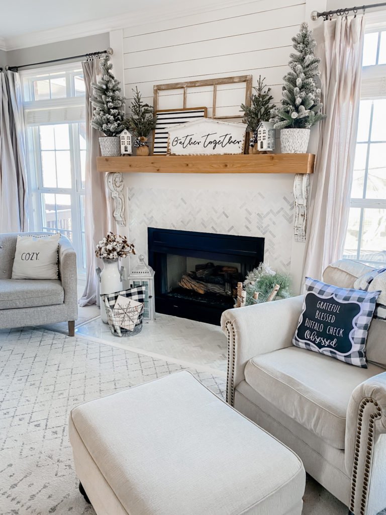 Winter mantel ideas for a cozy and neutral look!