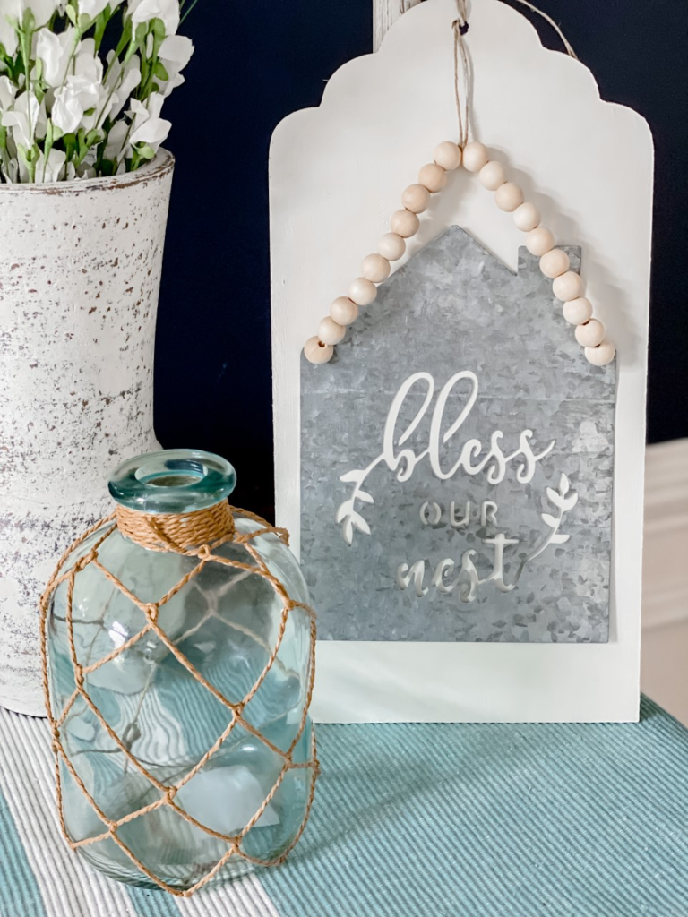 Neutral DIY Spring sign