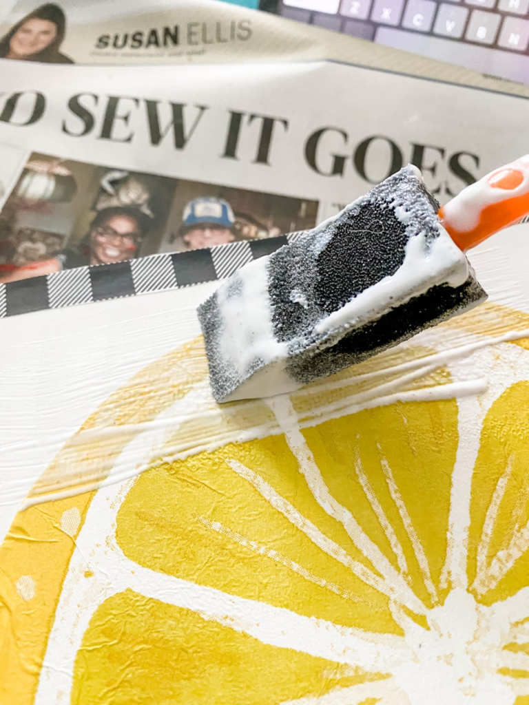 DIY napkin sign with lemons and buffalo check