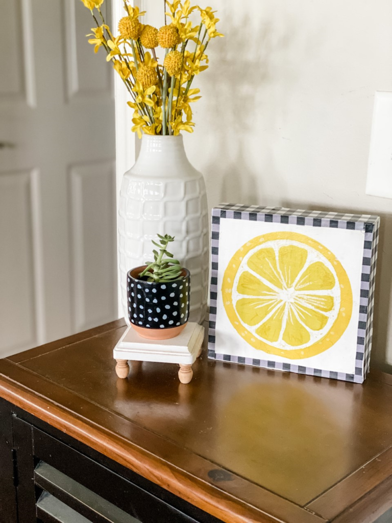 DIY napkin sign with lemons and buffalo check