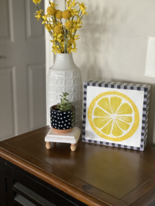 DIY napkin sign with lemons and buffalo check