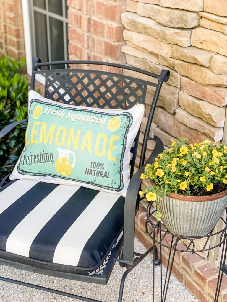 Front porch decor using lemons and buffalo check