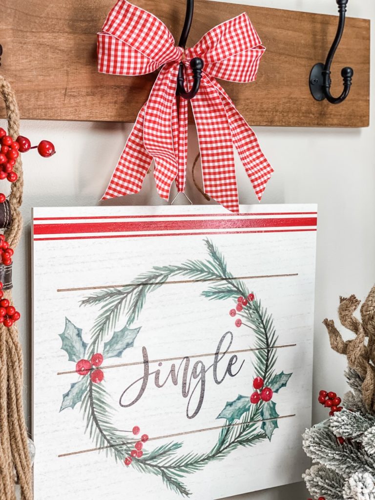 Christmas entry way bench deco