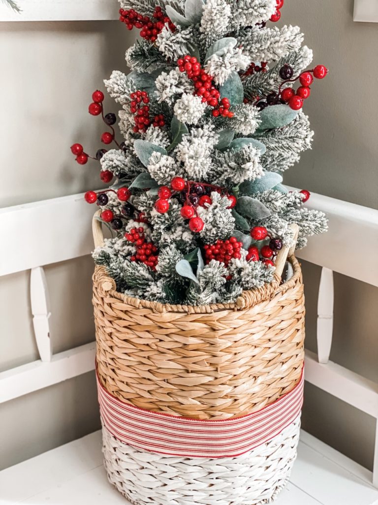 Christmas entry way bench decor