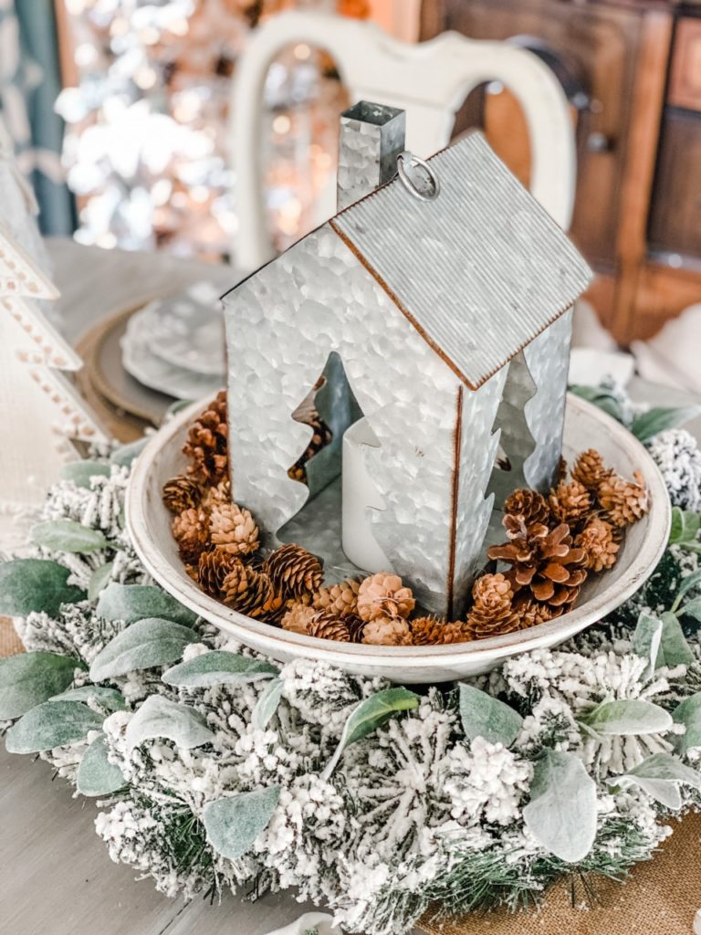 Neutral Christmas dining room centerpiece