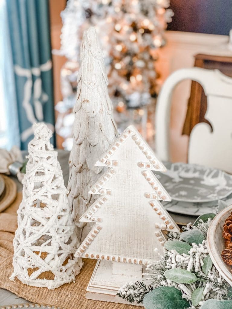 Neutral Christmas dining room centerpiece