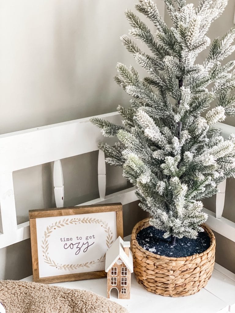 Winter decorating ideas for the entry way