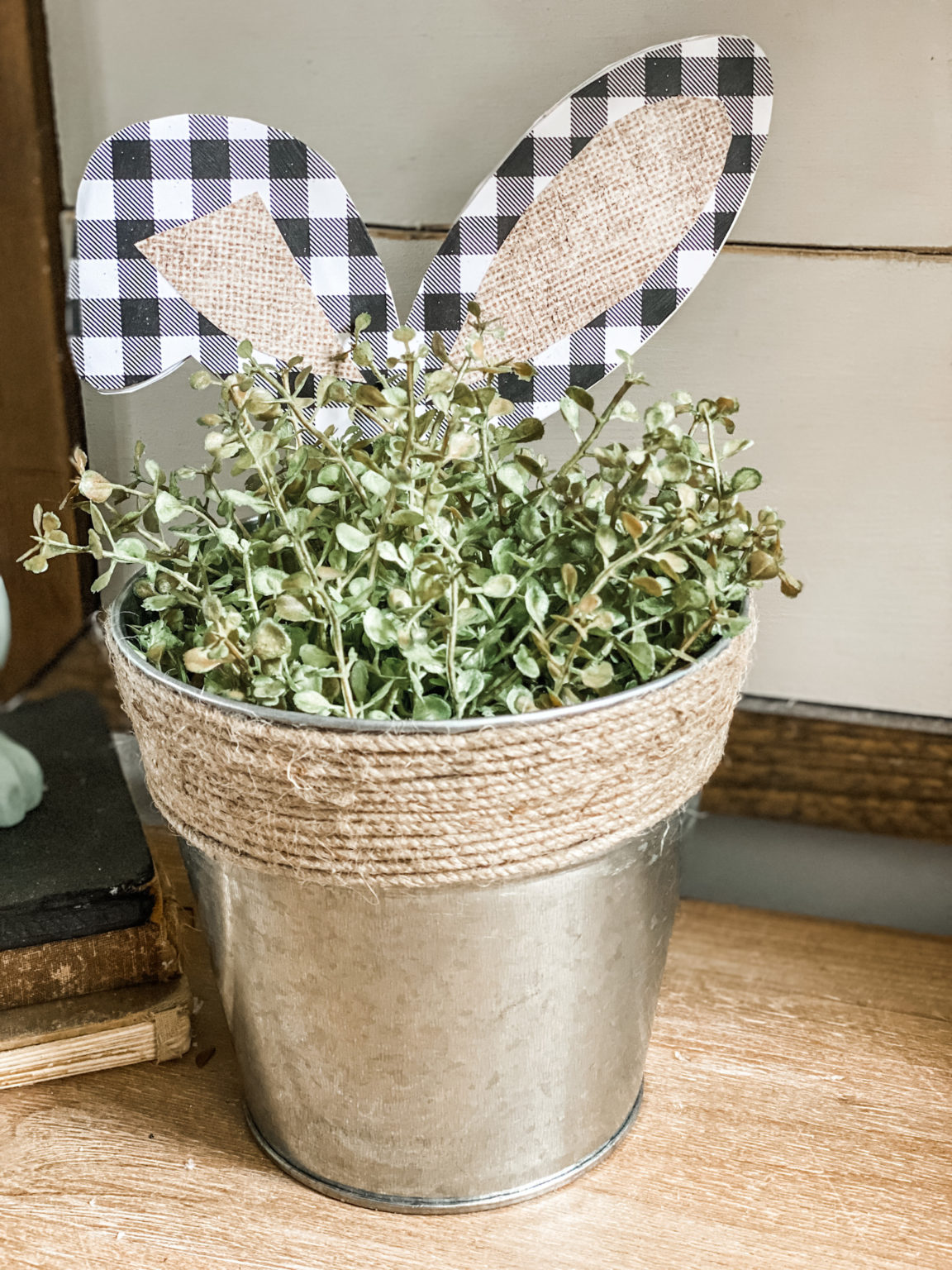 DIY Bunny Ear vase for a cute 5 minute Spring project! Wilshire