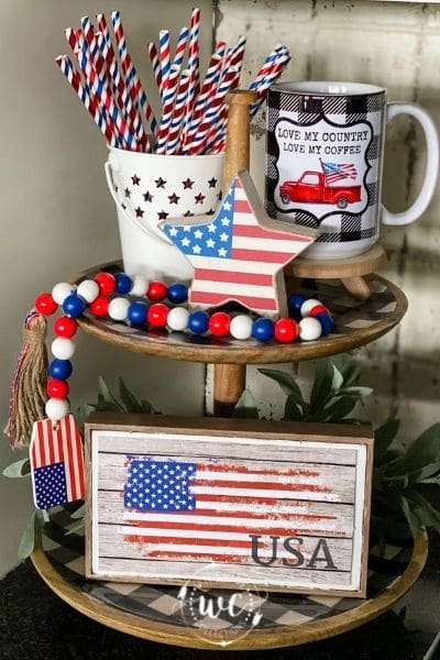 2 tier patriotic themed decor