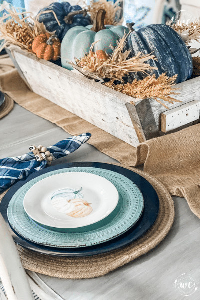 Simple fall tablescape ideas using Navy Blue