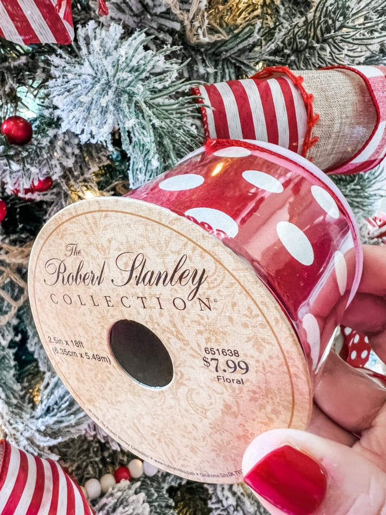 Christmas tree decorations using red and white! - Wilshire Collections