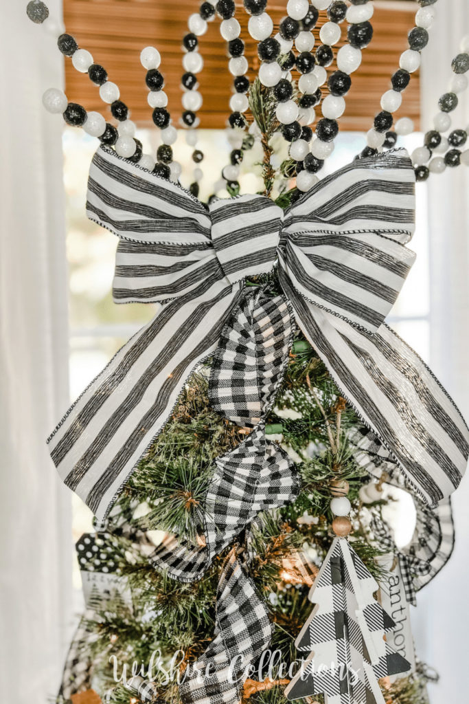 Black and white Christmas tree inspiration 