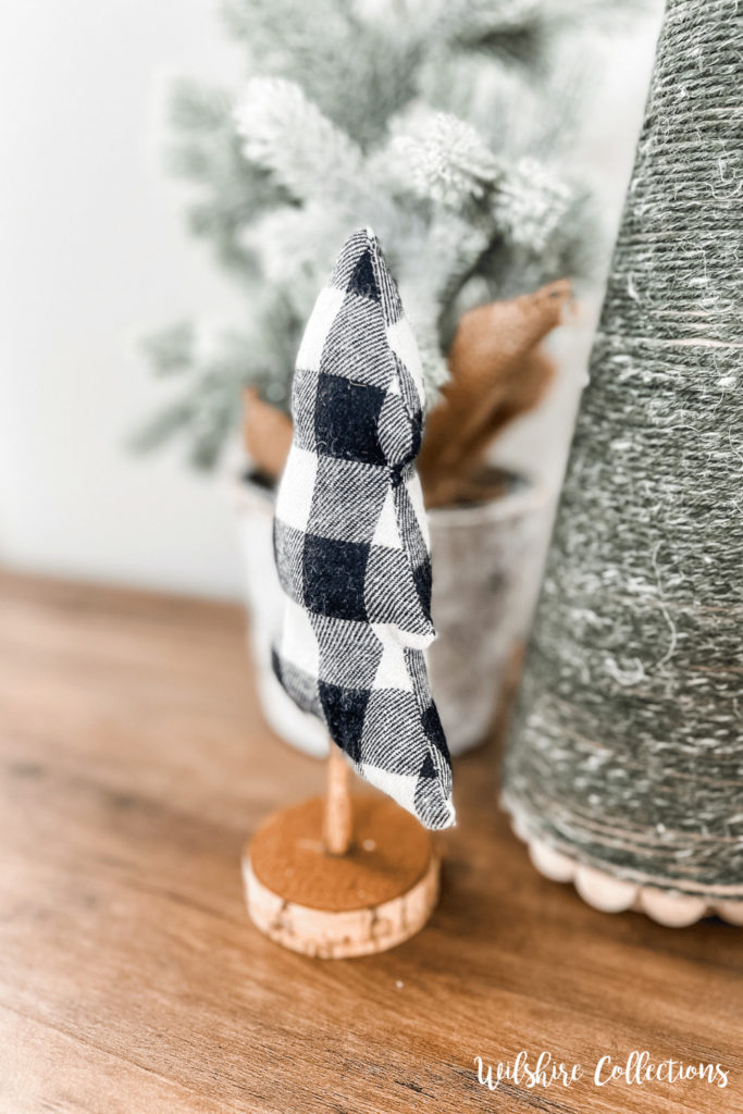 Snowy yarn tree DIY 