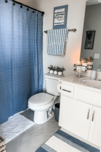 Simple bathroom decorating ideas on a budget