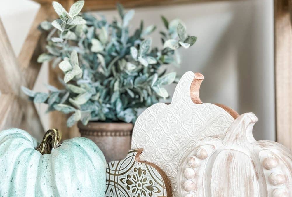 Beautiful DIY pumpkin shelf sitter