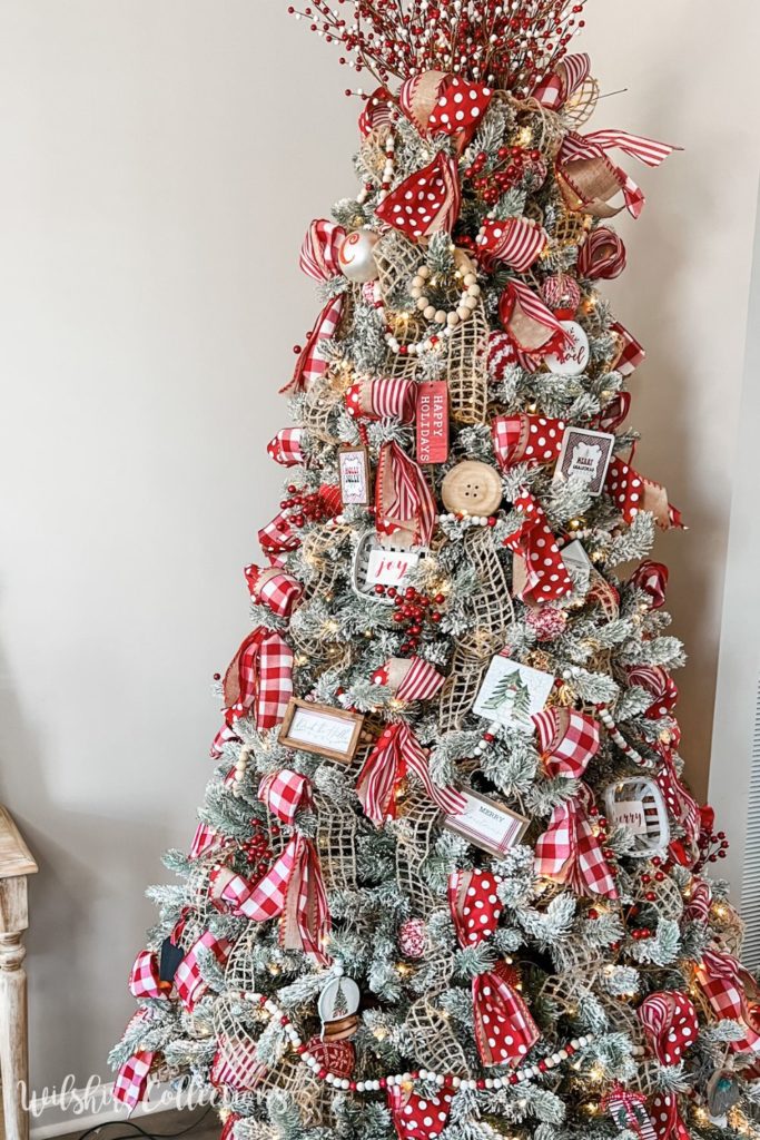 Themed Christmas tree idea 