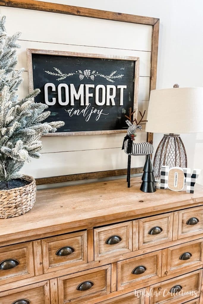 Black and white Christmas decor ideas