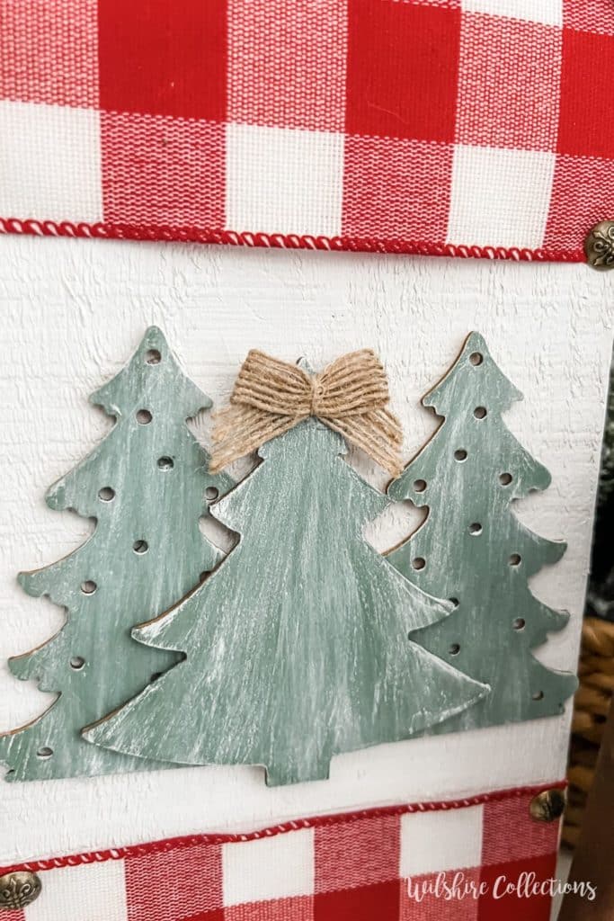 Festive DIY Christmas sign