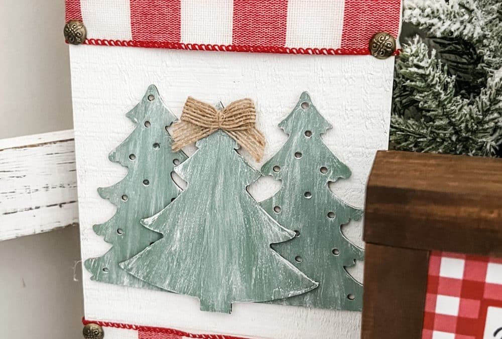 Festive DIY Christmas sign for your home!