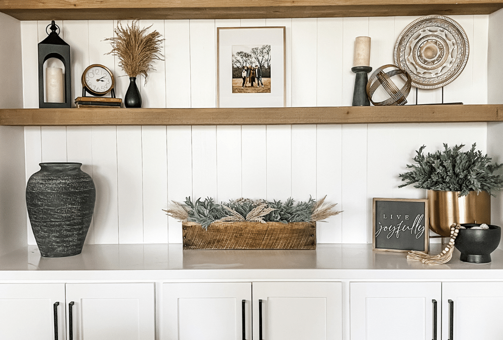 Bookshelf styling ideas using neutral decor