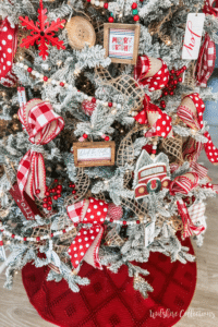 How to decorate a Christmas tree with ribbon