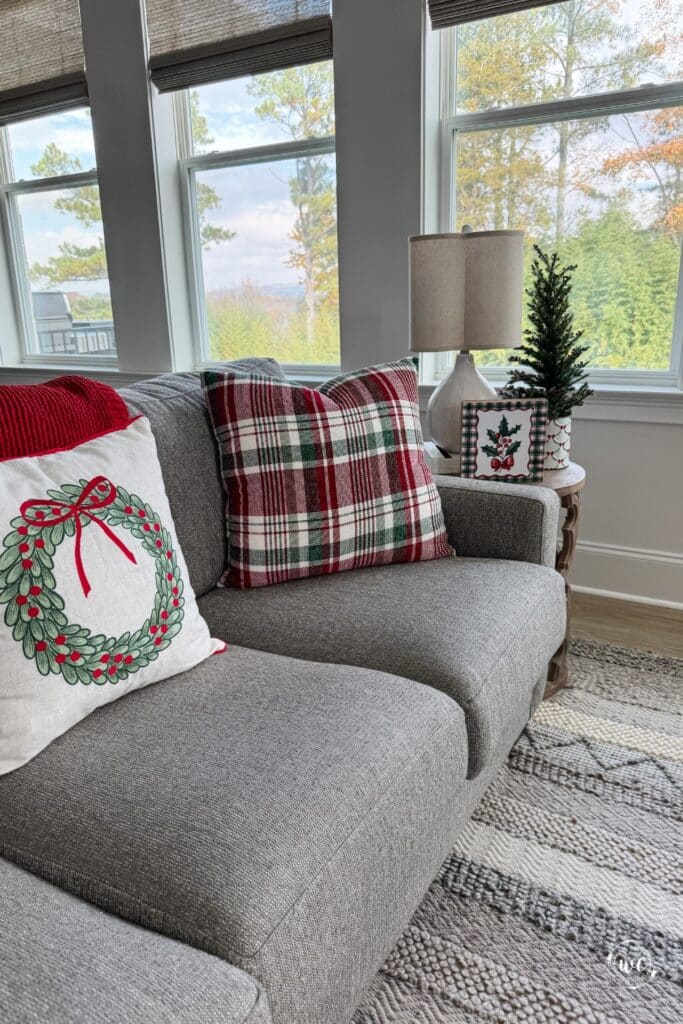 Classic red and green Christmas decorating ideas